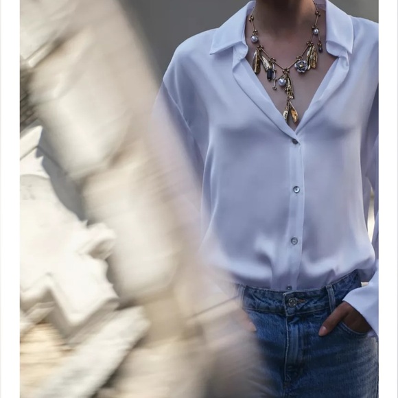 🔥🔥Zara Pearl and Leaf charm necklace - Picture 2 of 4